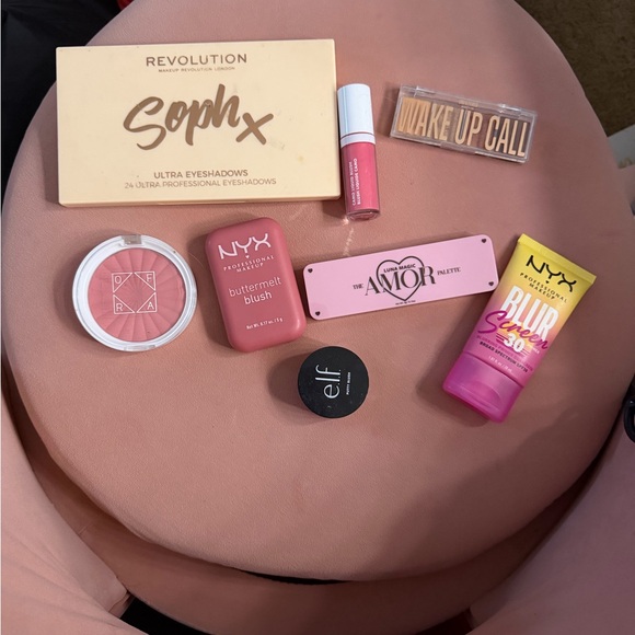 Makeup bundle - Picture 1 of 2